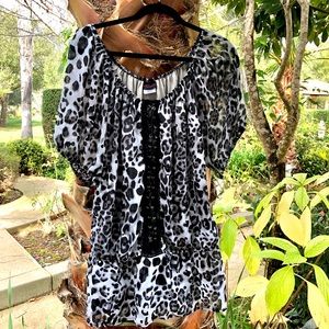 NWOT Torrid leopard lace up top